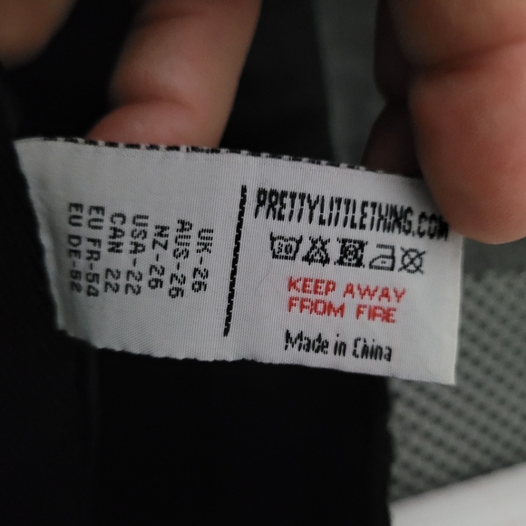 PRETTY LITTLE THING | Basic Turn Up Mom jeans - Picture 7 of 10